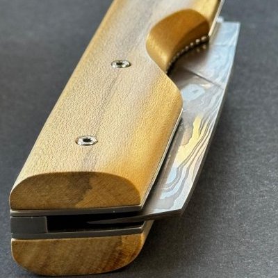 couteau pliant à ressort, lame damassée