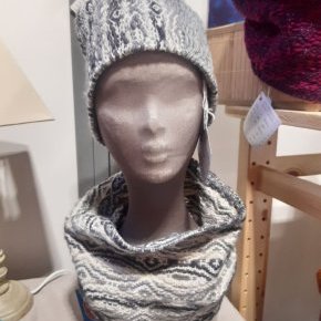 Bonnet et tour de cou petit gris