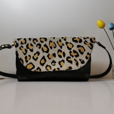 10 Sac claire a rabat amovible intercheangeable cuir veau noir rabat leopard (…)